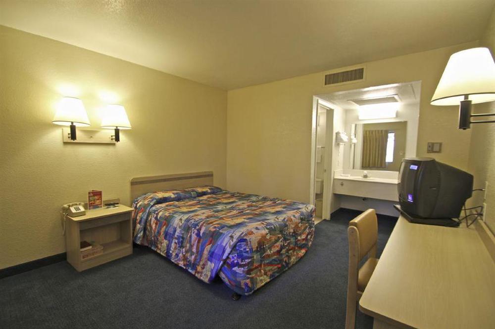 Motel 6-Pomona, Ca - Los Angeles Room photo